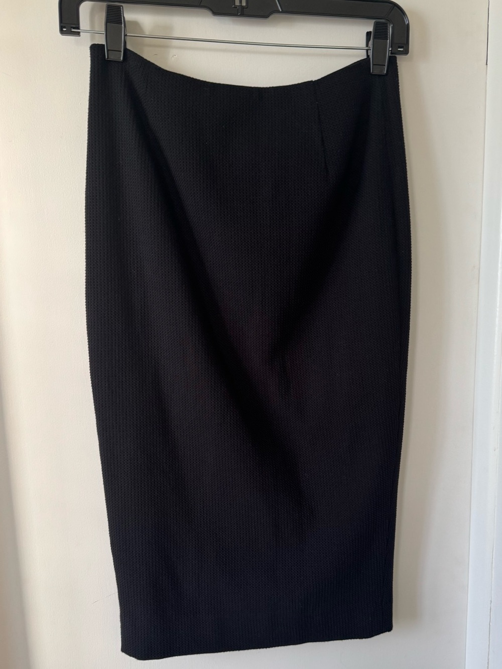 Intermix textured pencil zip skirt size small